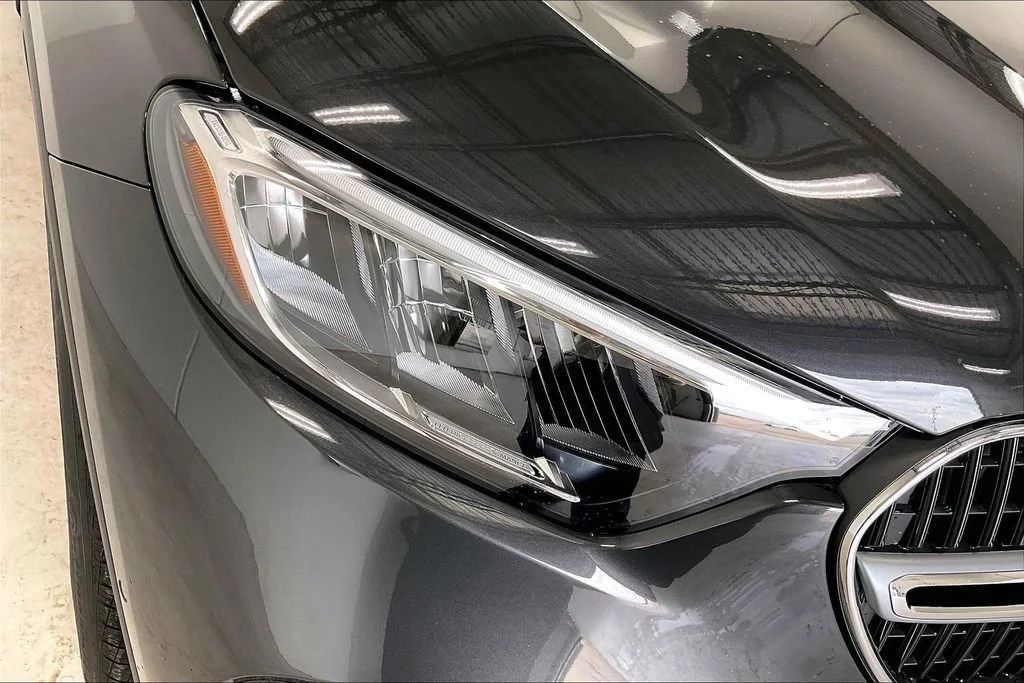 New 2026 Graphite Grey Metallic Mercedes-Benz GLC 300 image 25