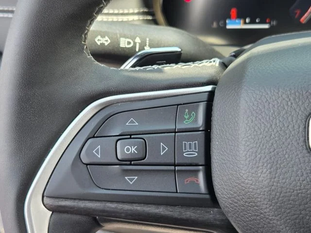 Used 2025 Silver Jeep Limited image 28