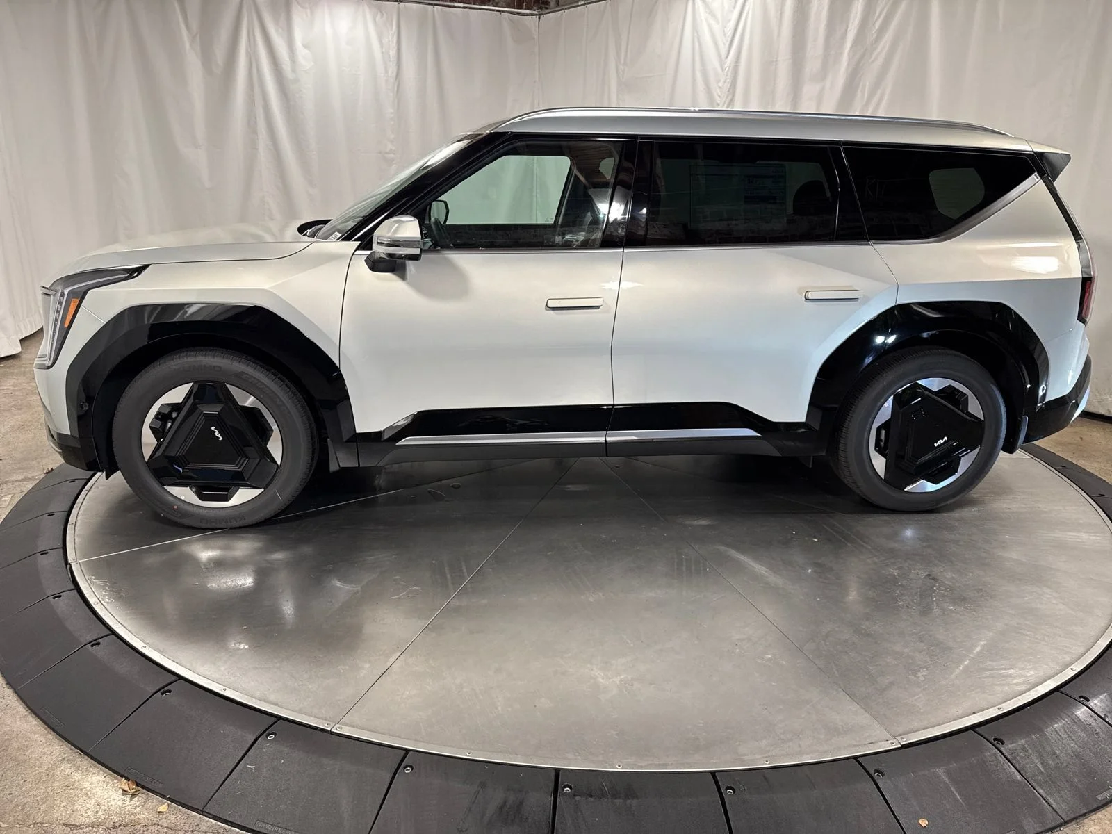 New 2026  Kia Land image 6