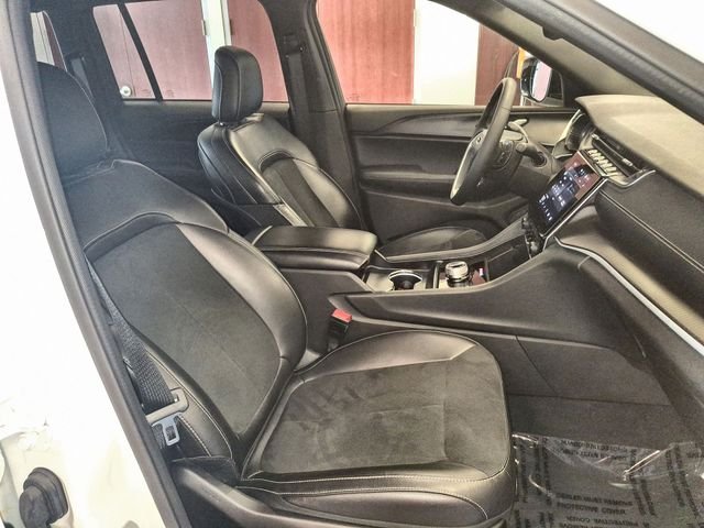 Used 2024 White Jeep Altitude image 23