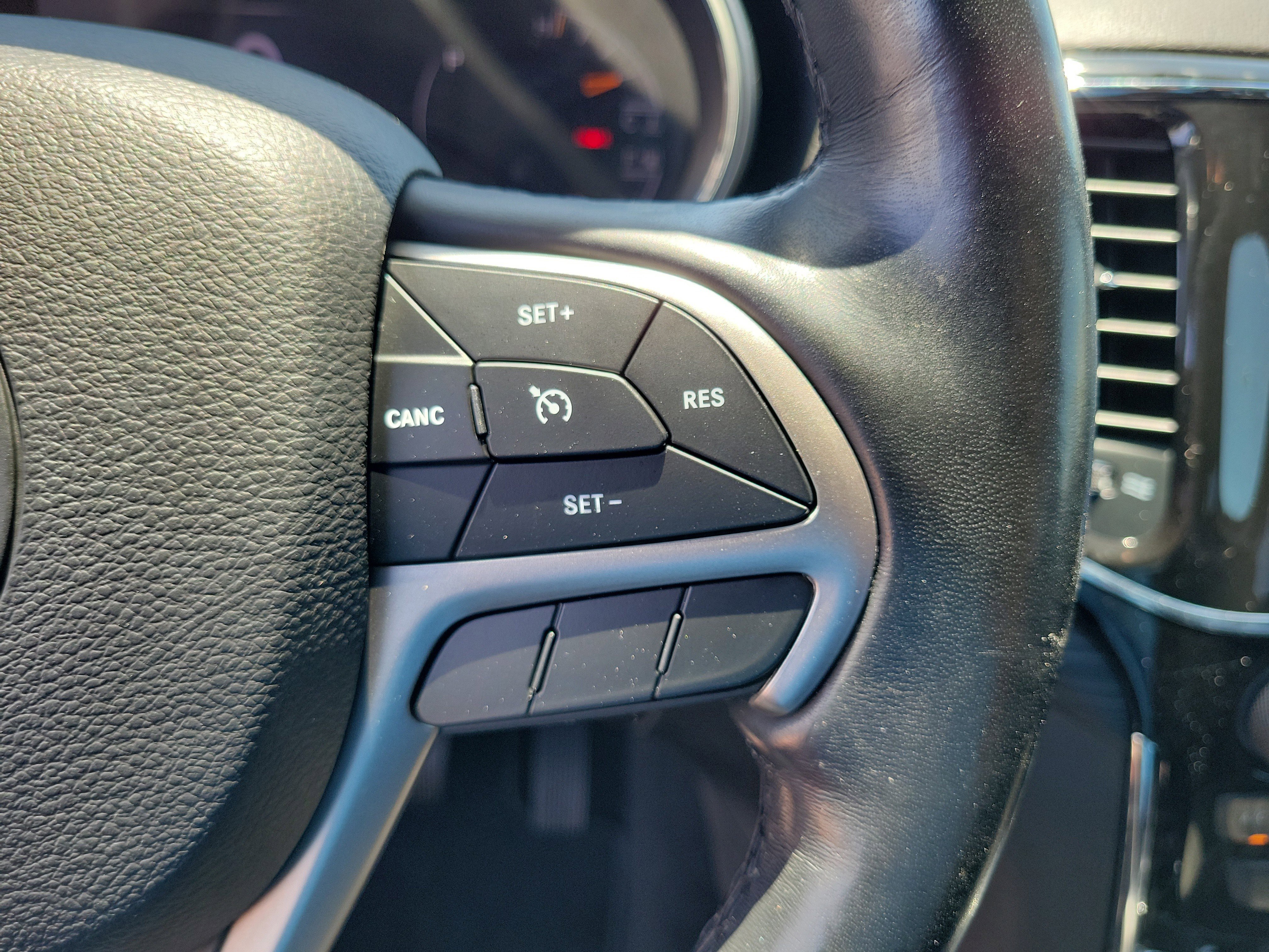 Used 2021 Sting-Gray Clearcoat Jeep Laredo X image 23