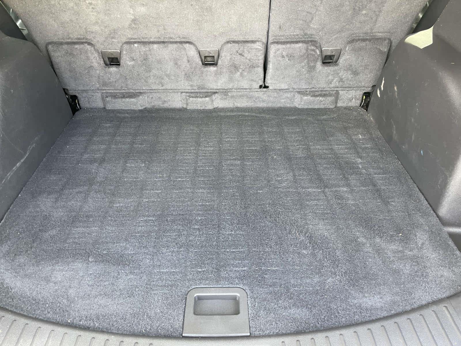 Used 2014 Ingot Silver Metallic Ford SE image 20