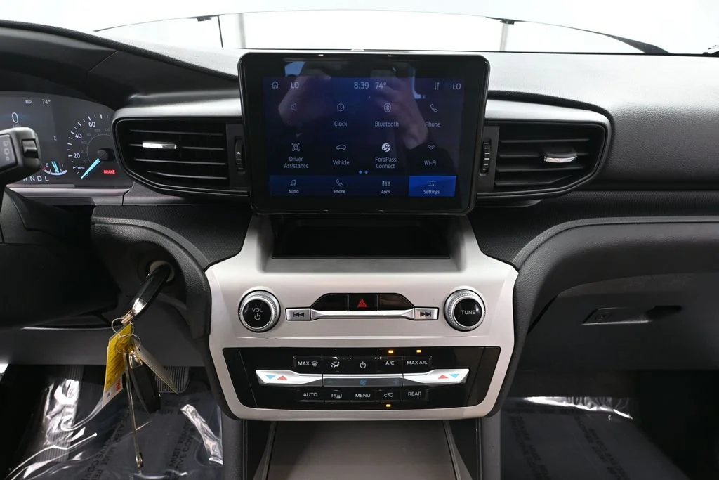 Used 2022 Silver Ford Base image 31