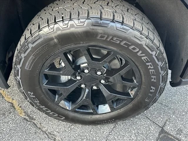Used 2026 Black GMC AT4 image 33