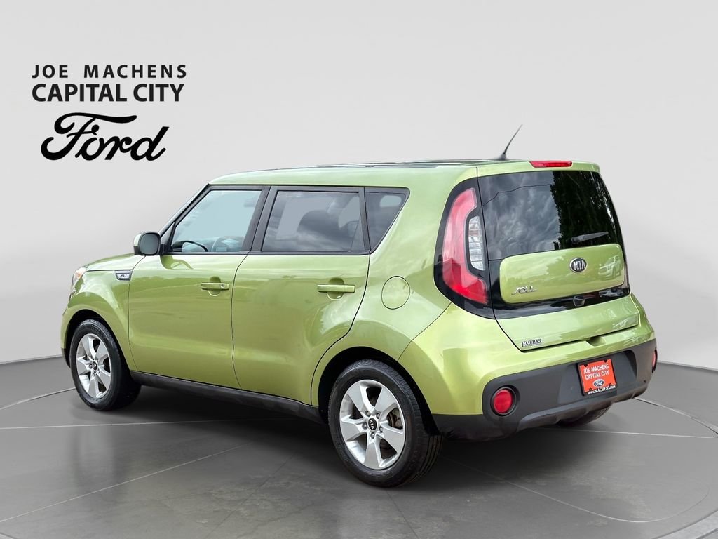 Used 2019 Green Kia Base image 7