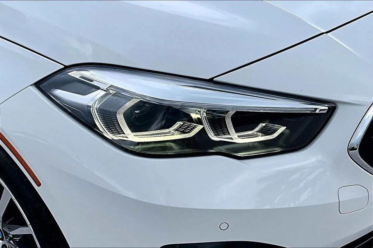 Used 2023  BMW i sDrive image 34