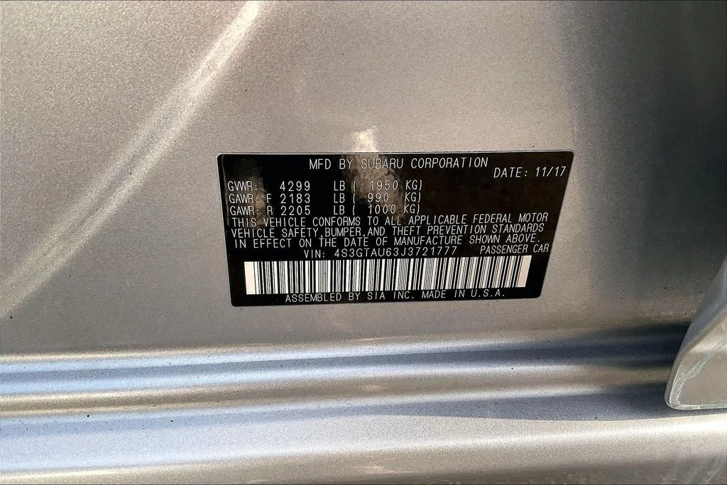 Used 2018 Silver Subaru 2.0i Limited image 33