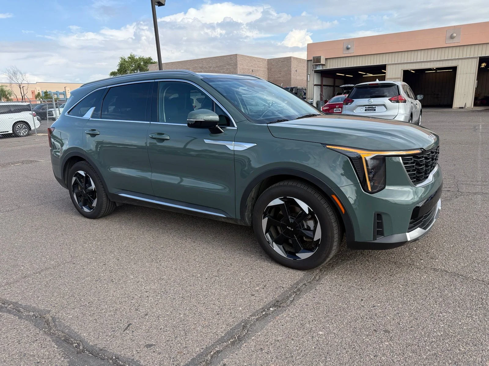 Used 2025 Cityscape Green Kia EX image 2