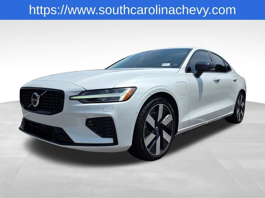 Used 2024 White Volvo T8 Ultimate Dark Theme image 36
