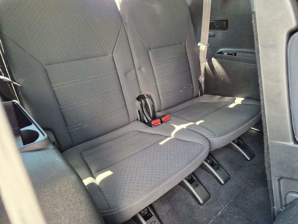 2019 Kia Sorento LX - Photo 28