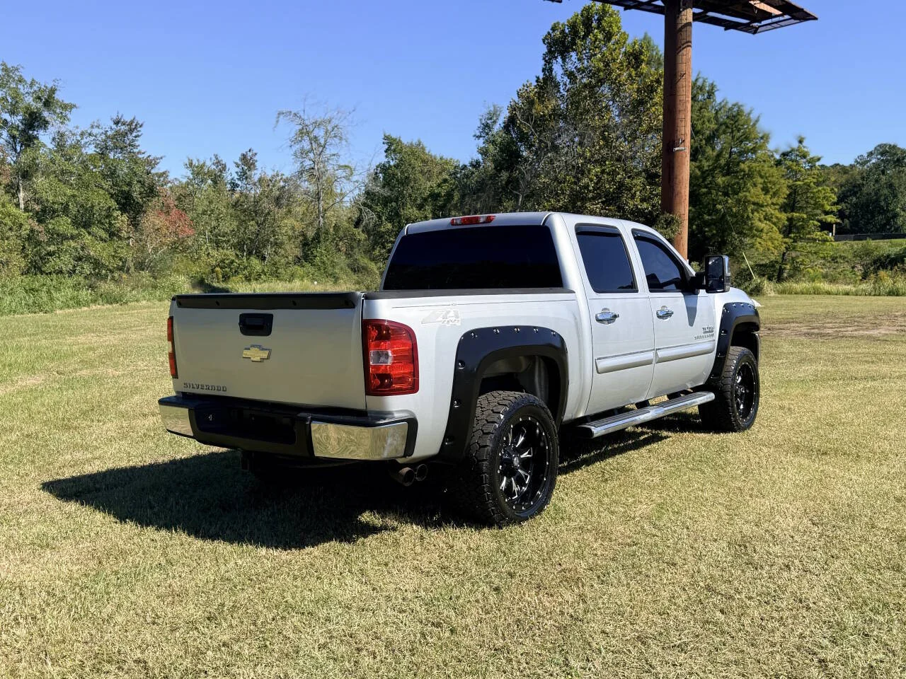 Used 2013 Silver Chevrolet LT 4x4 4dr Crew Cab 5.8 ft. SB image 5