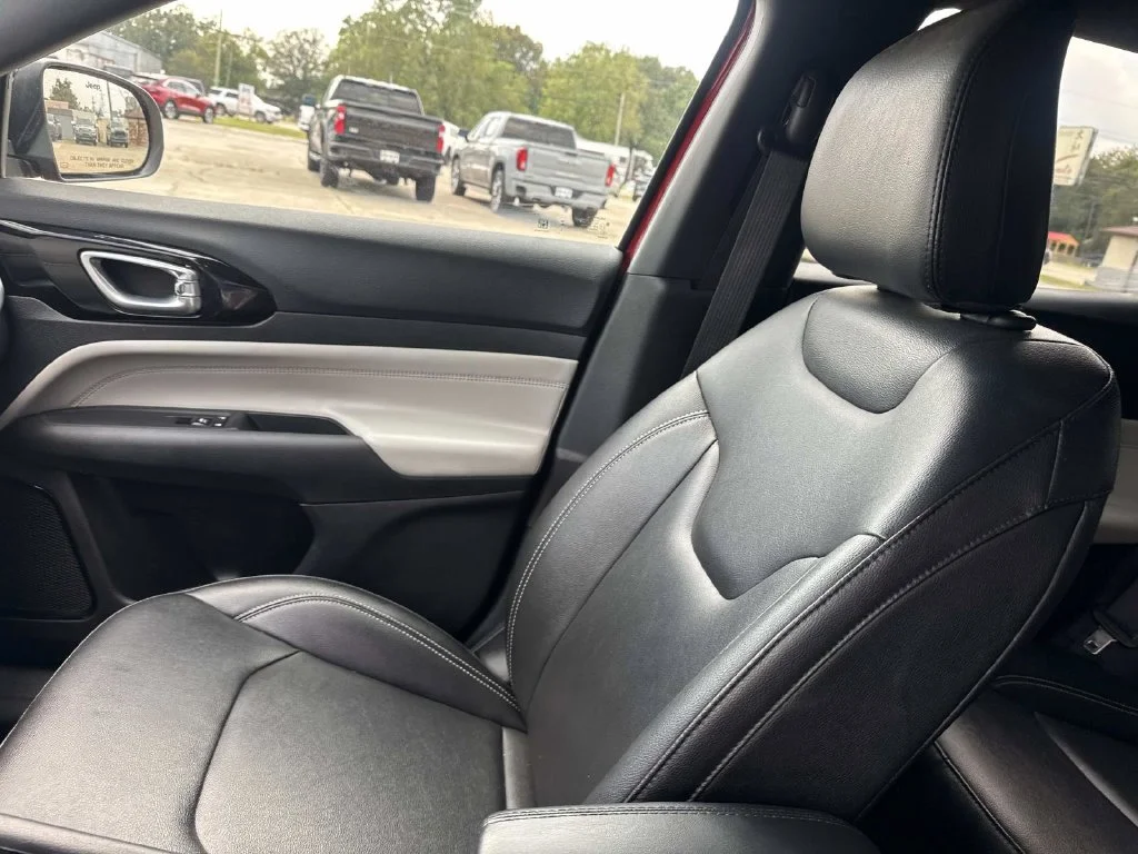 Used 2025 Red Jeep Limited image 25