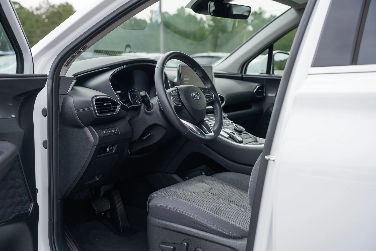 Used 2023 White Hyundai SEL image 17