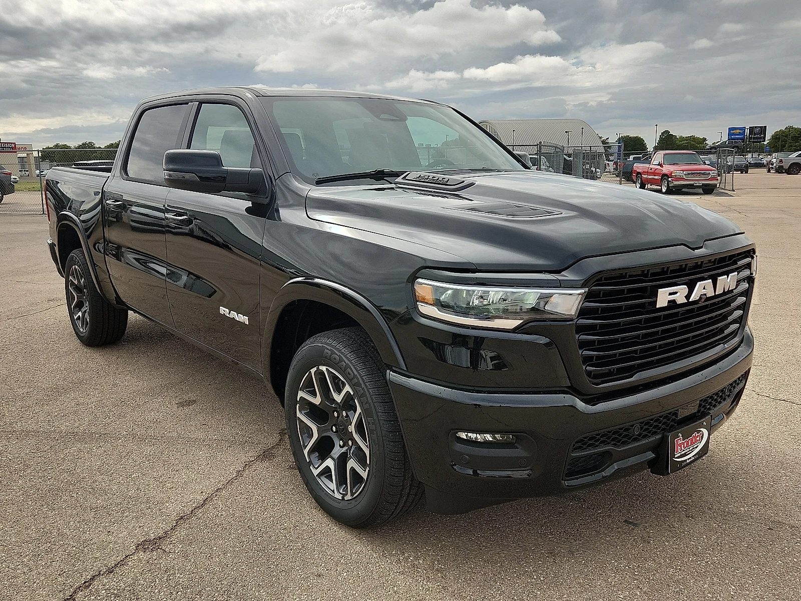 New 2027 Diamond Black Crystal Pearl-Coat  Paint Ram LARAMIE CREW CAB 4X2 5
