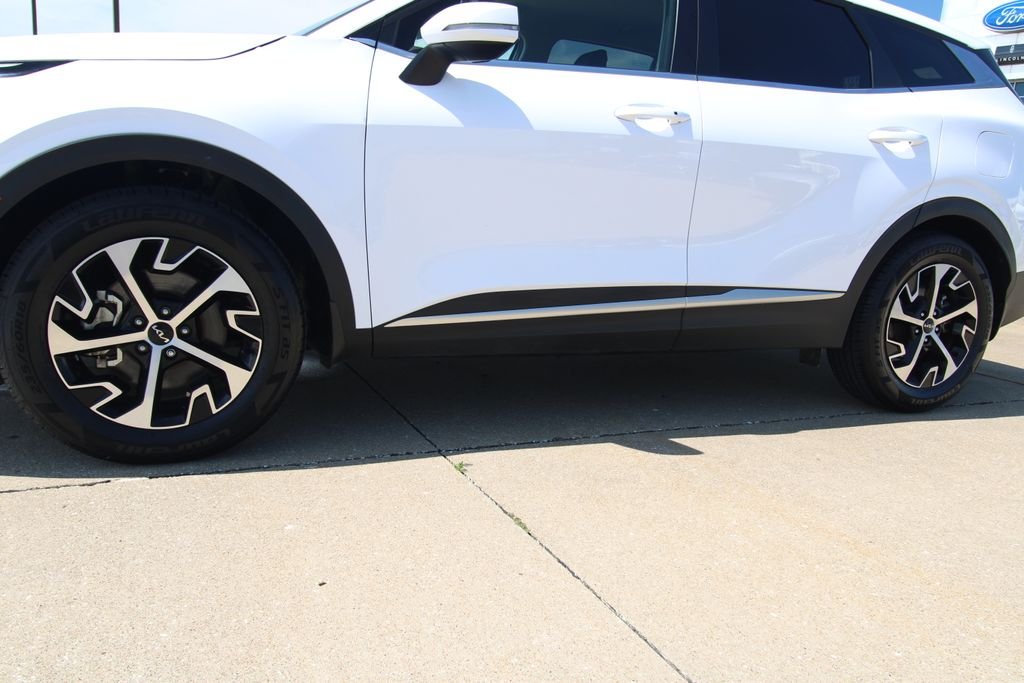 Used 2024 White Kia EX image 10