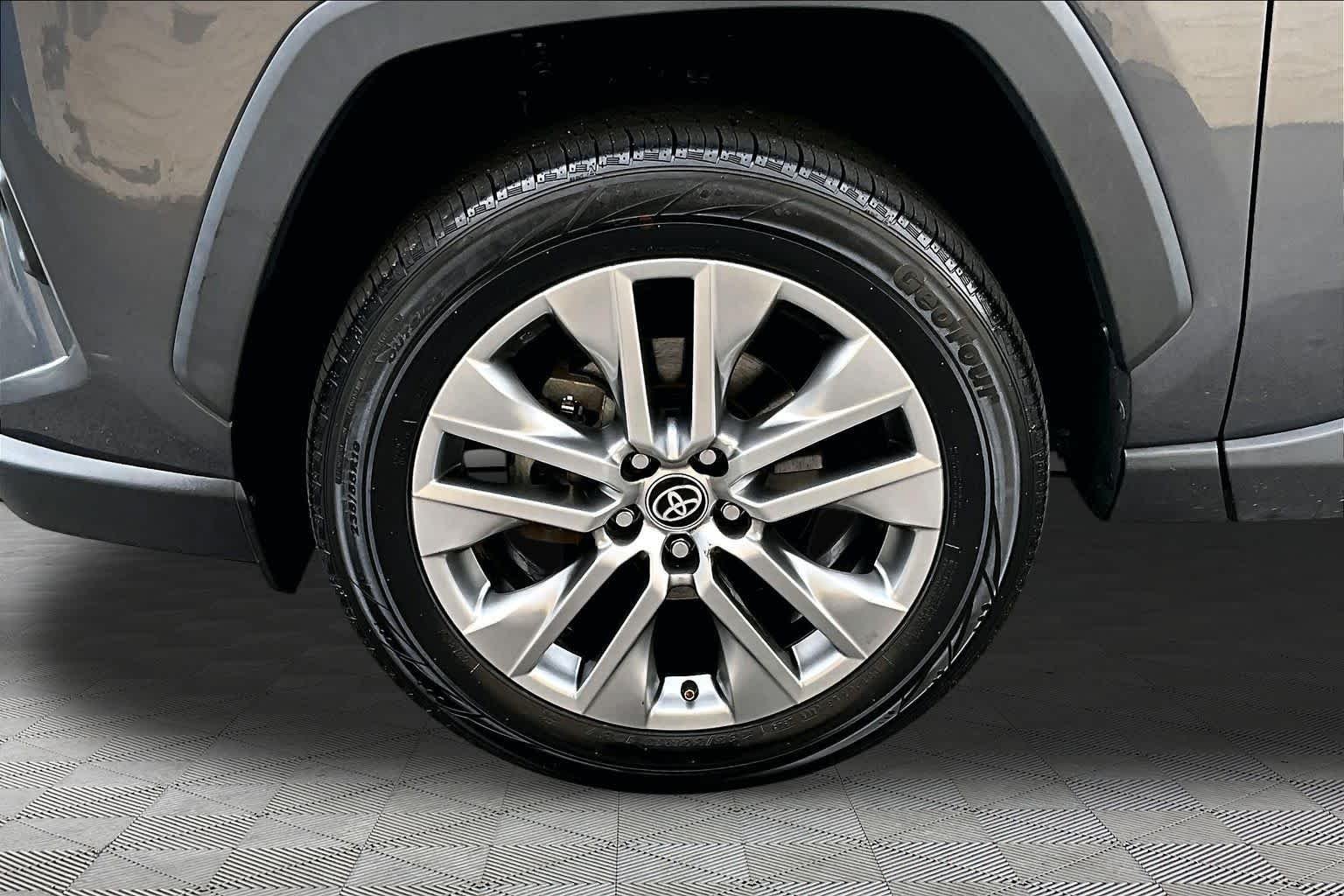 Used 2023 Magnetic Gray Metallic Toyota XLE Premium image 11