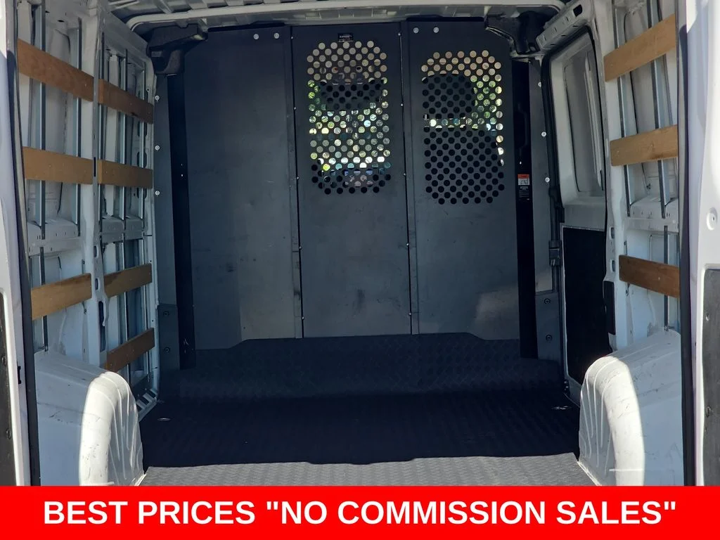 Used 2025 White Ram Base image 12