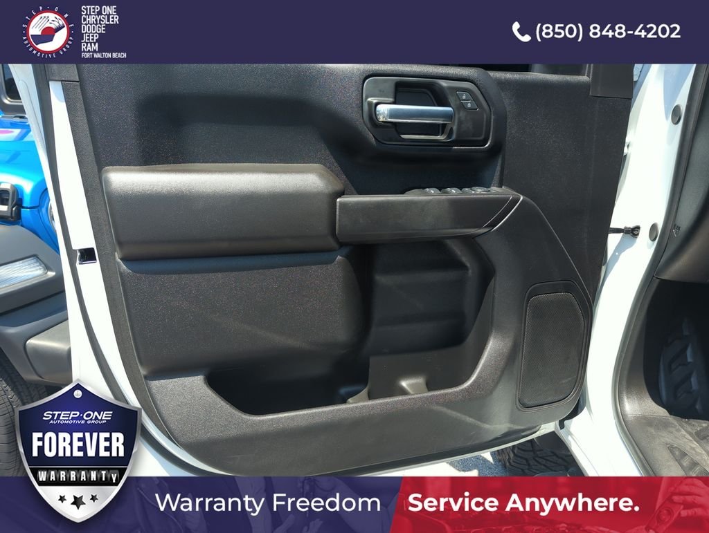 Used 2025 White GMC Pro image 17