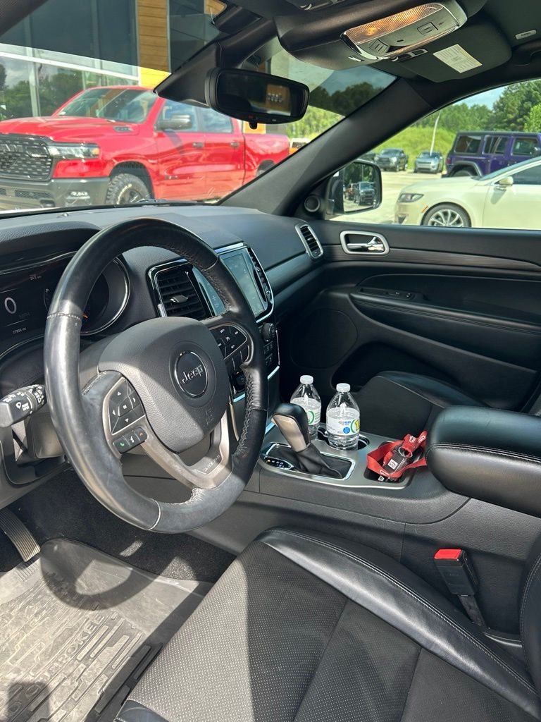 Used 2021 White Jeep Laredo X image 5