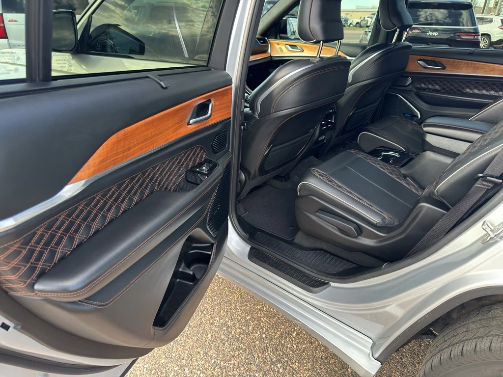 Used 2021 Silver Zynith Jeep Summit Reserve image 12