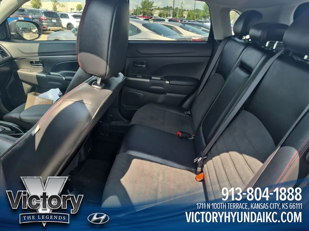 Used 2024  Mitsubishi 2.0 SE image 24
