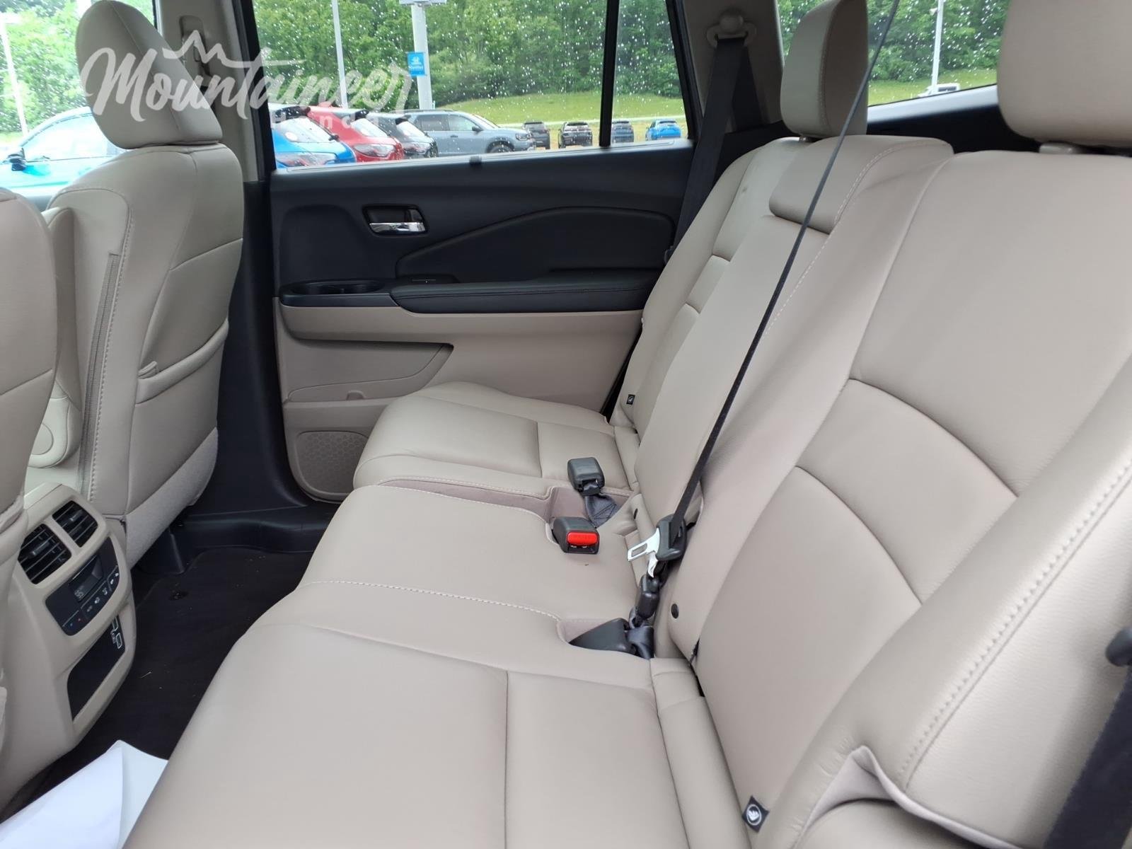 Used 2022 Deep Scarlet Pearl Honda SPECIAL EDITION AWD image 13