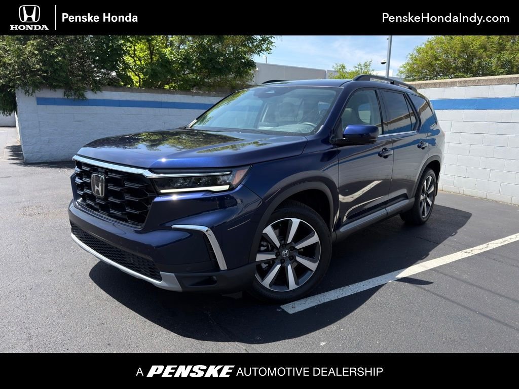 2025 Honda Pilot Touring AWD's photo