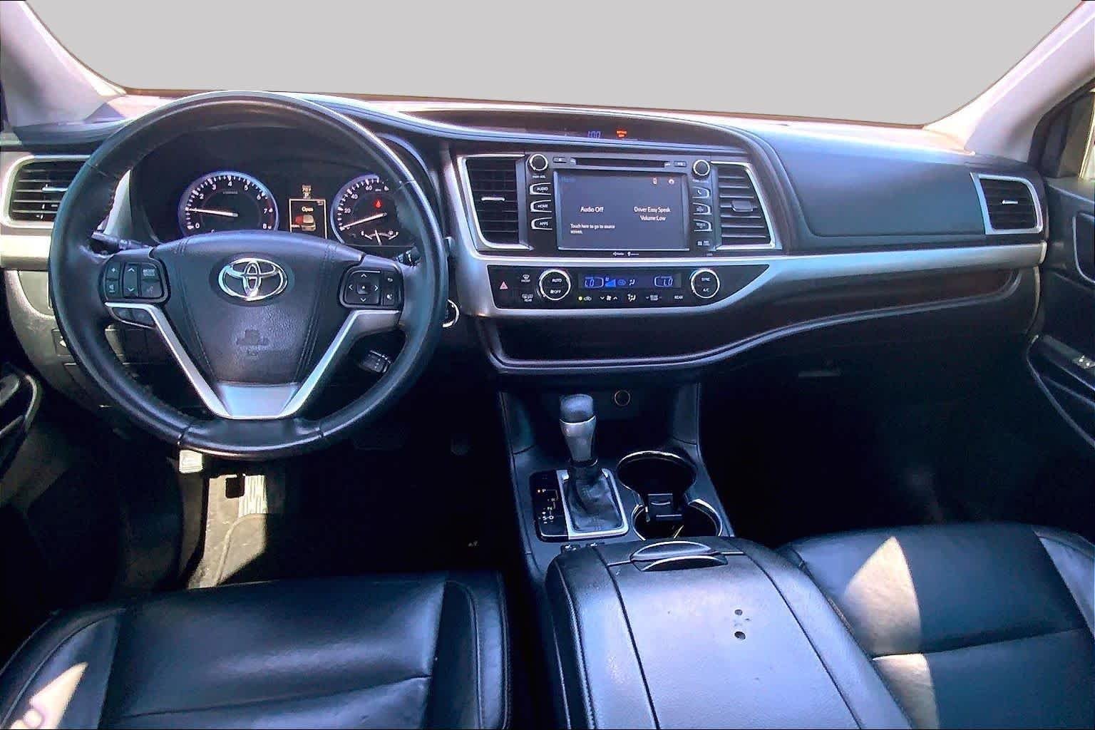 Used 2015 Blizzard Pearl Toyota XLE image 16