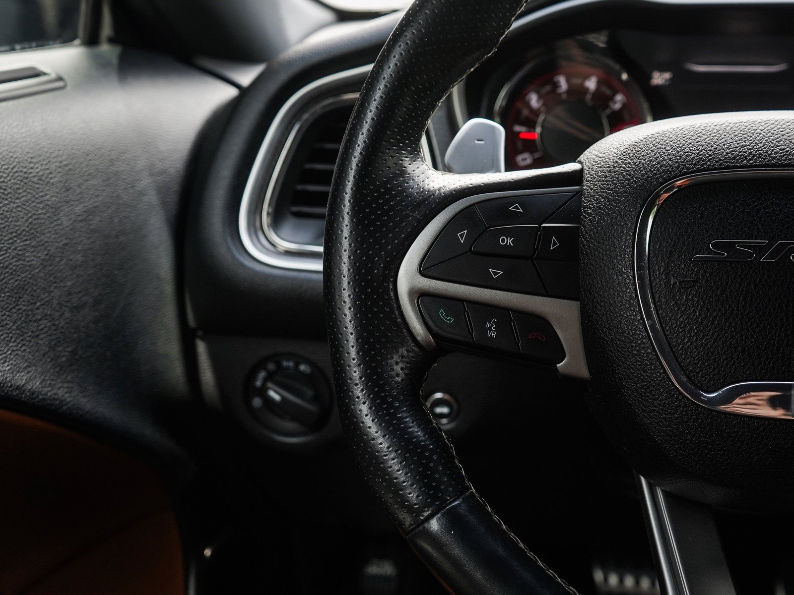 Used 2015 Phantom Black Tri-Coat Pearl Dodge SRT Hellcat image 18