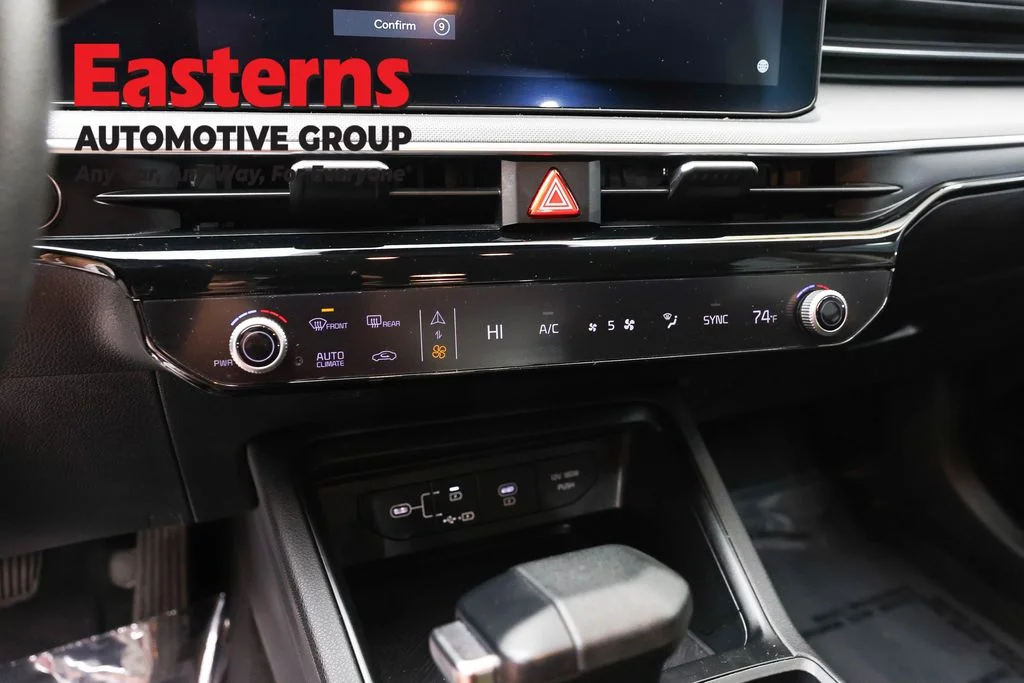 Used 2025 Red Kia LXS image 18