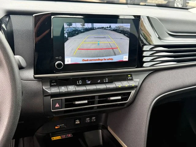 2025 Toyota Camry LE - Photo 18