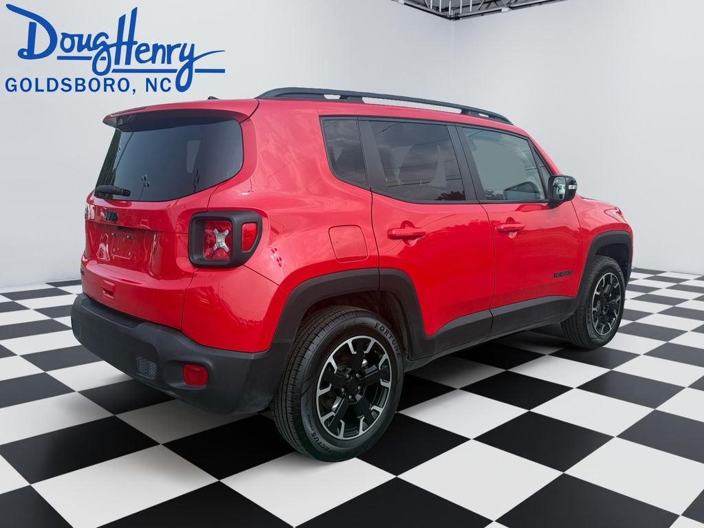 Used 2023 Red Jeep Latitude image 5