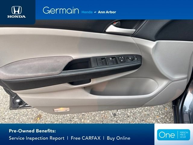 Used 2012 Alabaster Silver Metallic Honda LX image 19
