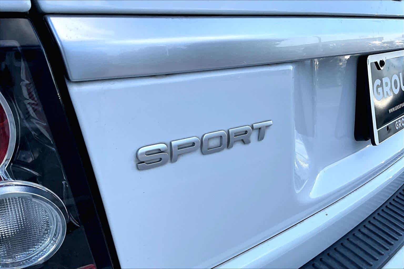 Used 2013 Fuji White Land Rover HSE LUX image 28