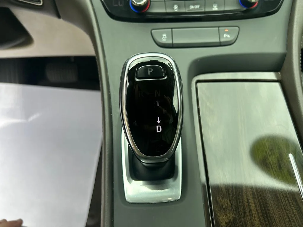 Used 2017 White Buick Essence image 24