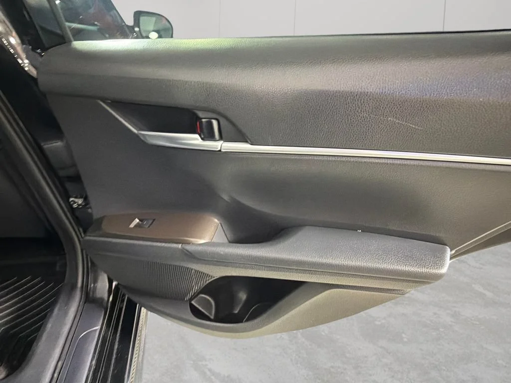 2021 Toyota Camry SE - Photo 31