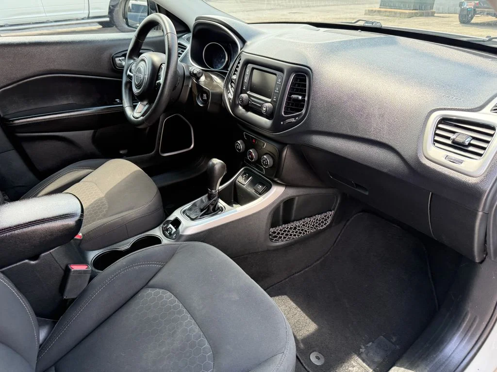 Used 2018 White Jeep Sport image 3