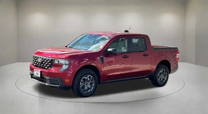 New 2026 Ruby Red Metallic Tinted Clearcoat Ford XLT image 2