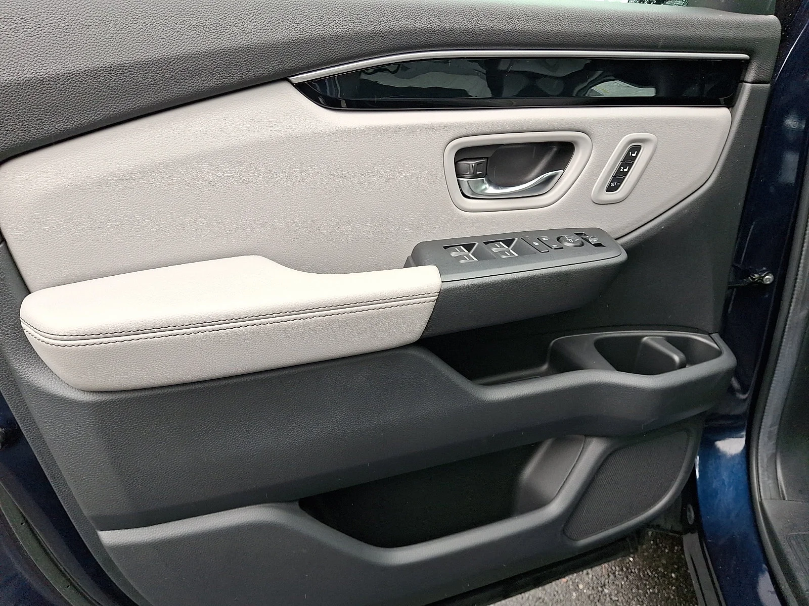 2024 Honda Pilot EX-L - Photo 12