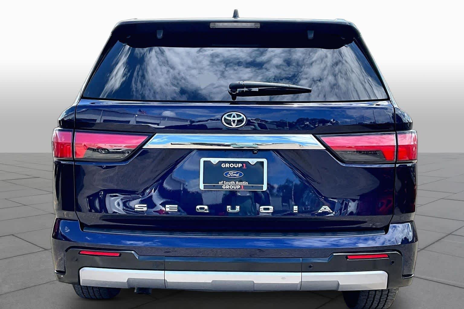 Used 2023 Blueprint Toyota Limited image 5