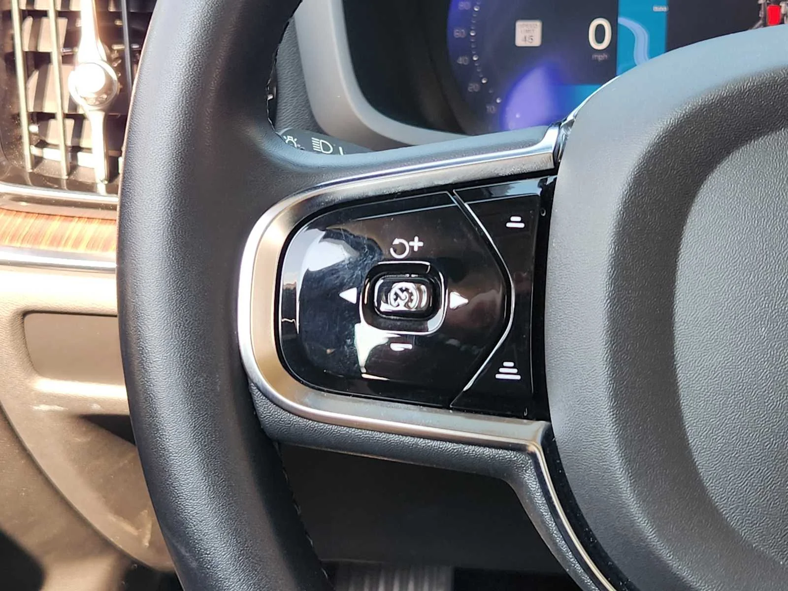 2024 Volvo V60 Cross Country Plus - Photo 28