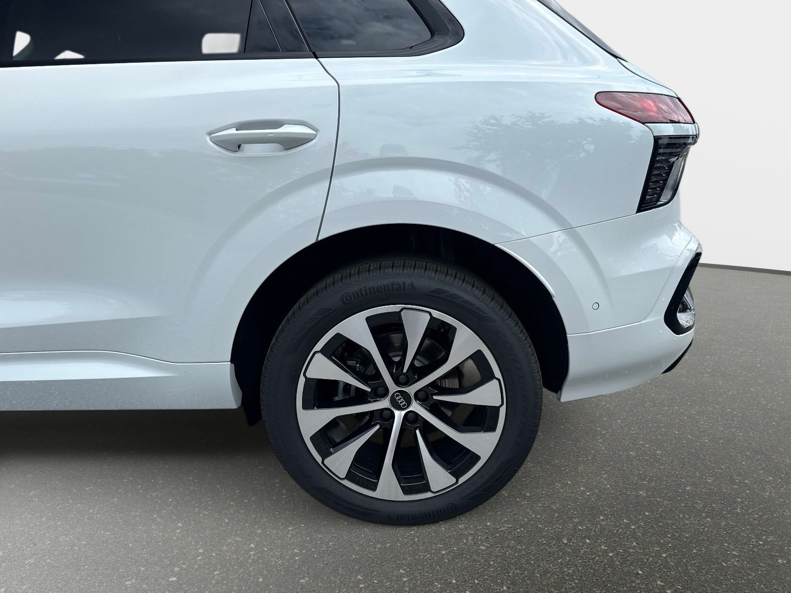 New 2026 Glacier White Metallic Audi S line image 10