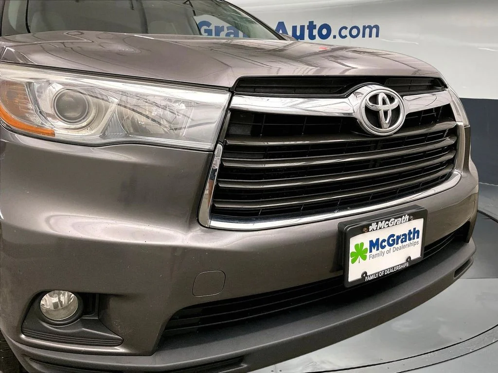Used 2016 Gray Toyota XLE V6 image 33