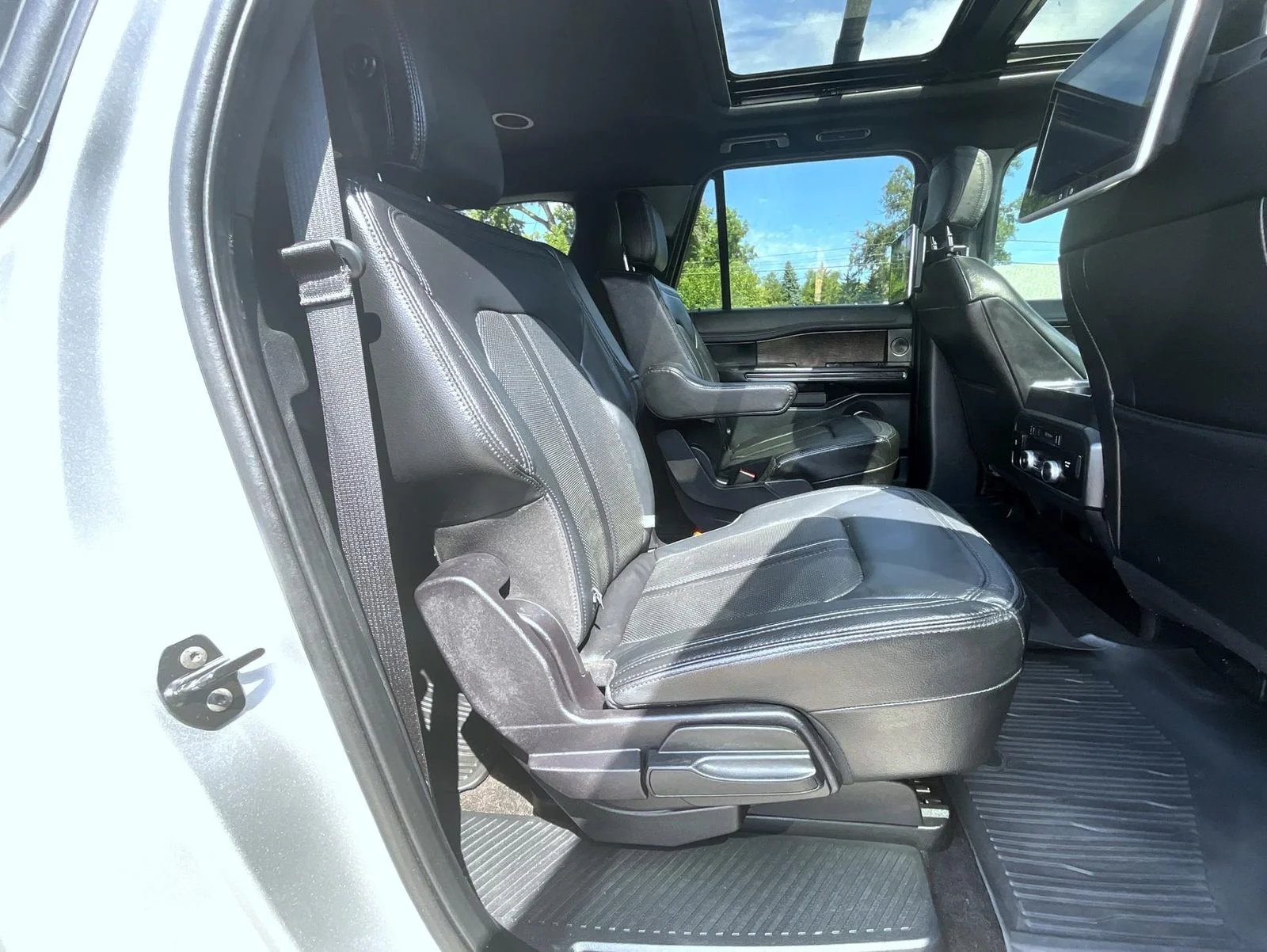 Used 2020 Silver Ford Limited image 21