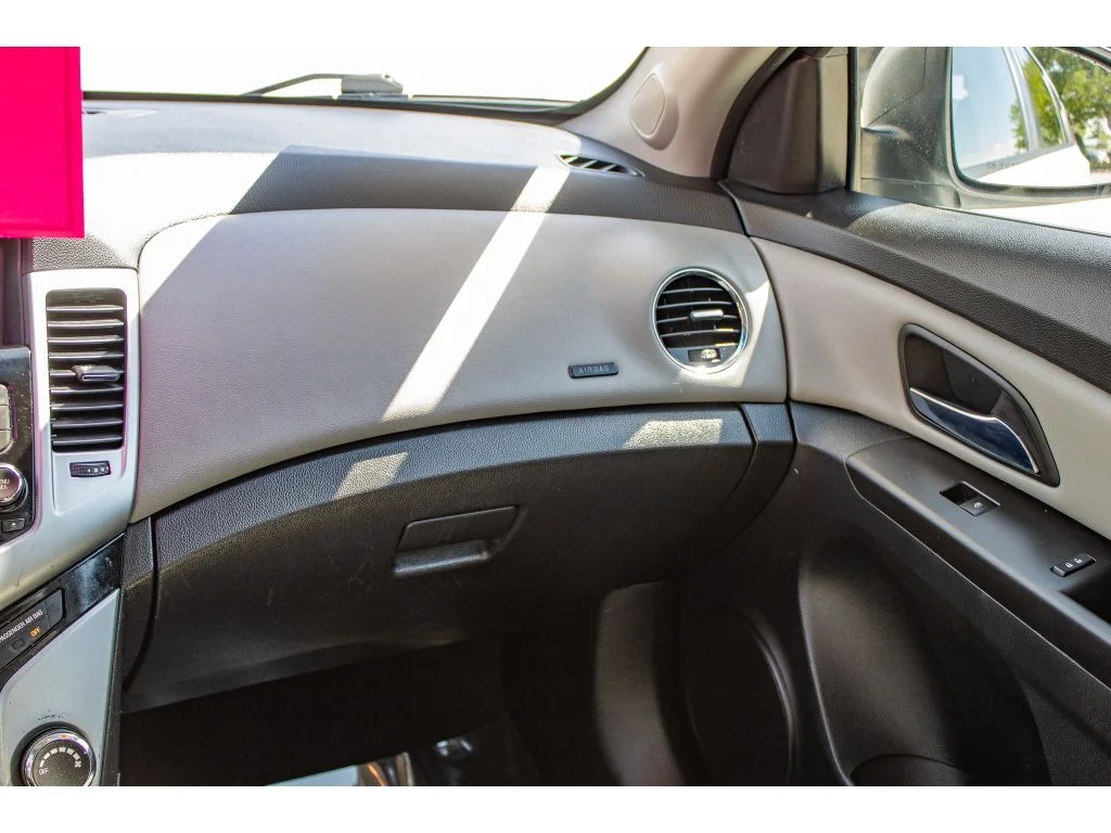 Used 2015 Summit White Chevrolet LS image 44