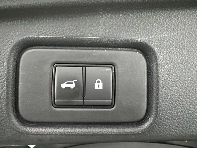 Used 2024 Blue Nissan Platinum image 8