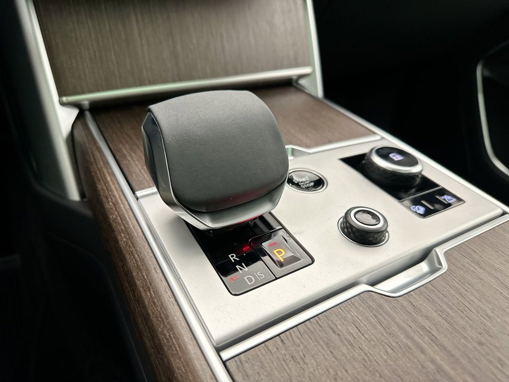 New 2027 Santorini Black Land Rover SE image 12