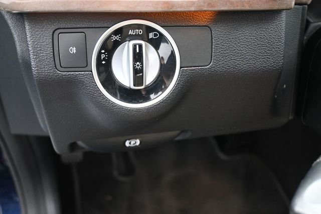 Used 2013  Mercedes-Benz E 350 image 21