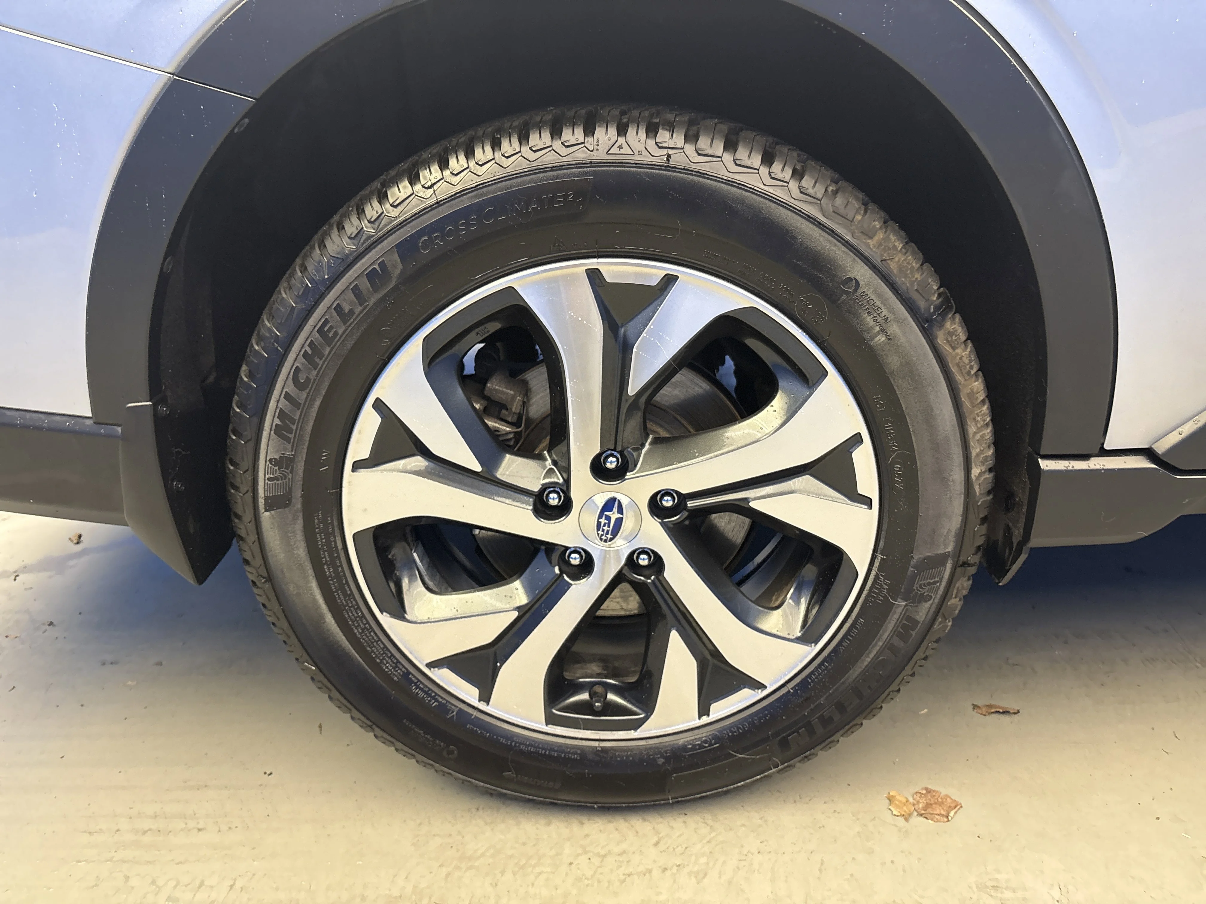 Used 2020 Ice Silver Metallic Subaru Limited image 8
