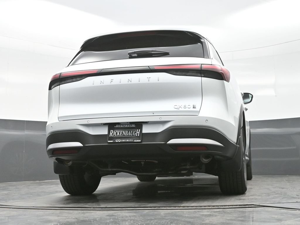 Used 2026 White INFINITI LUXE image 28